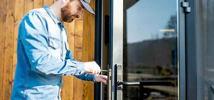 Frameless Glass Storefront Door Locks Replacement in Altamonte Springs, FL