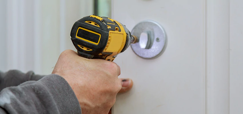 Street Locksmith For Smart Lock Repair in Altamonte Springs, FL